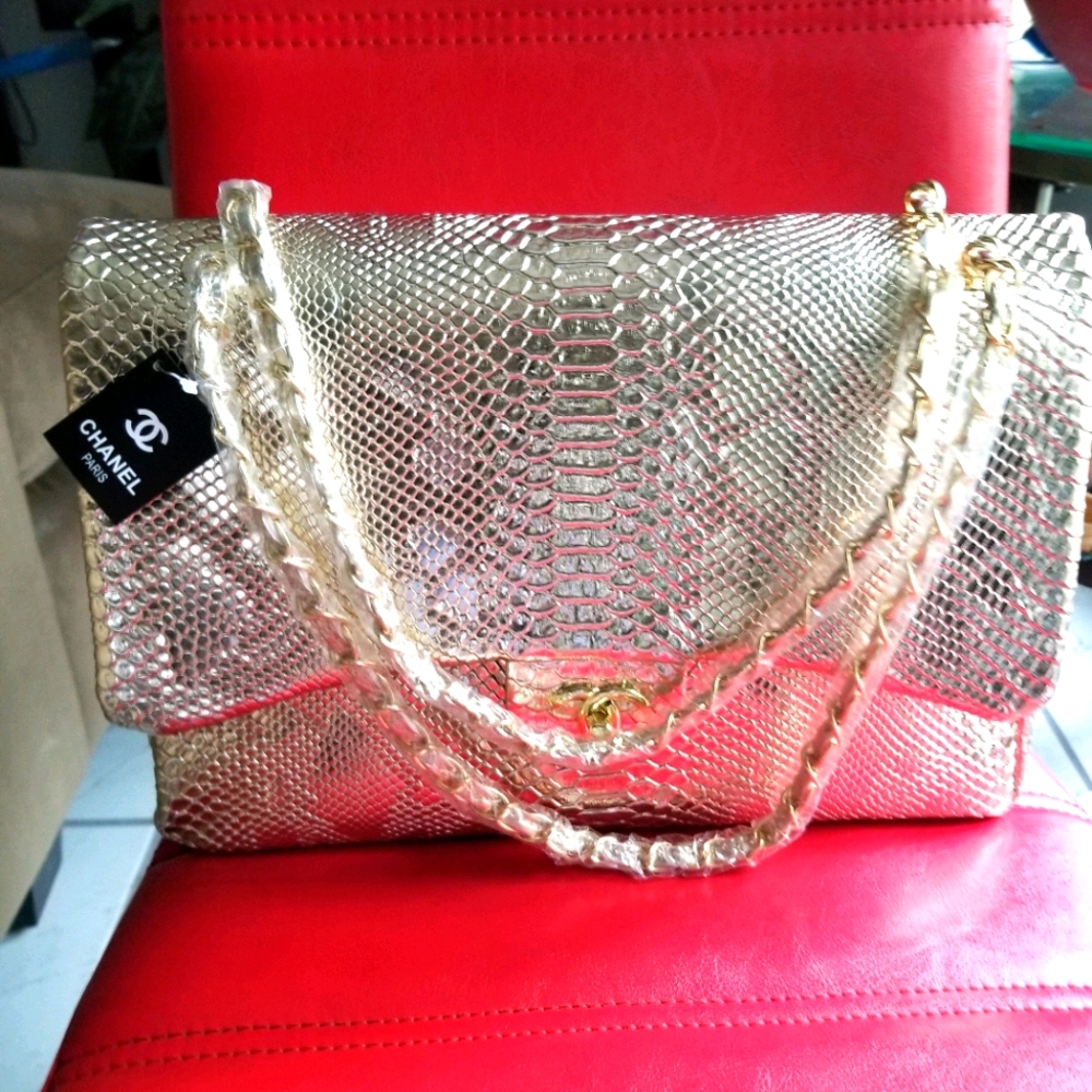 Quality Purses And Accessory - image 1